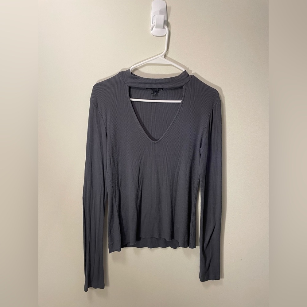 Keyhole Long-Sleeve